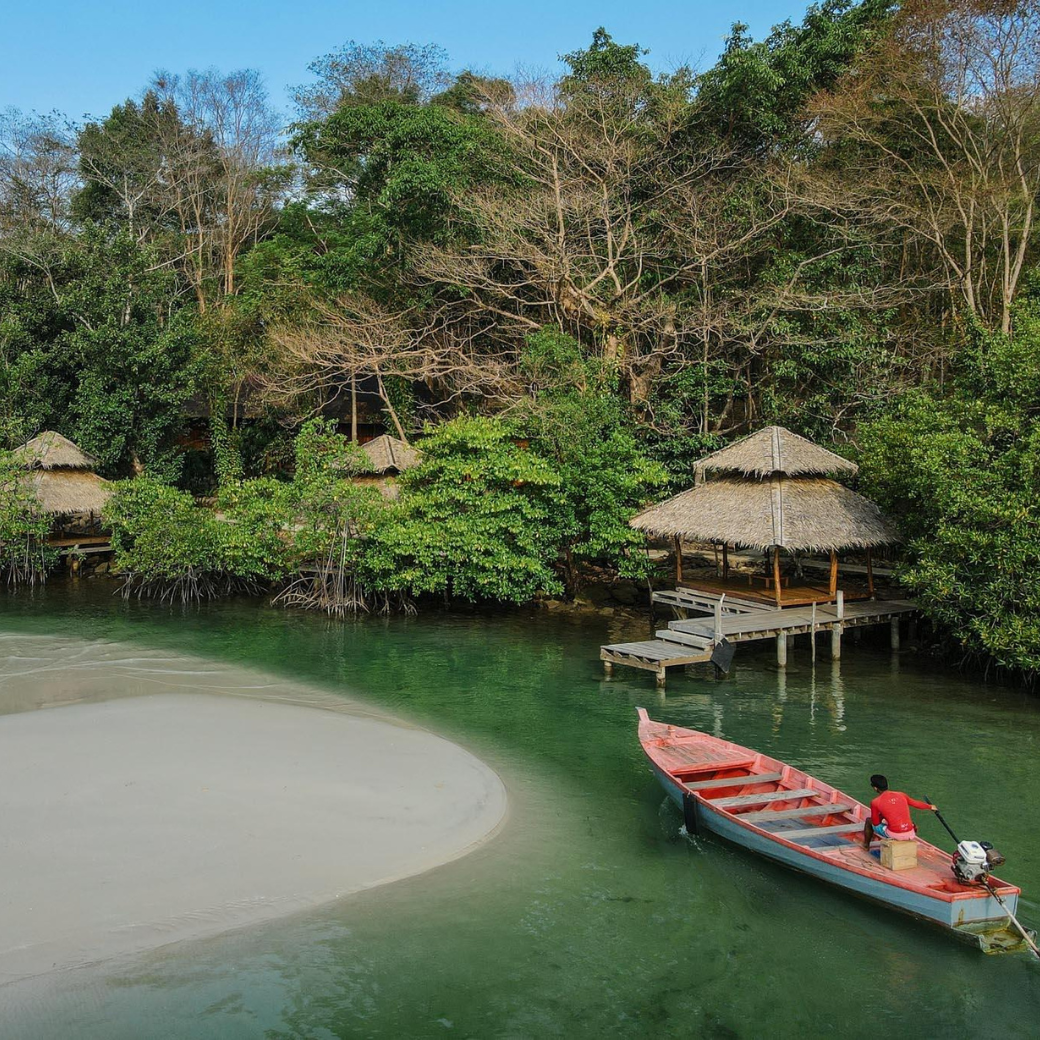 Deluxe Villa l ดีลักซ์ วิลล่า (วิวคลอง) : HALF-Board