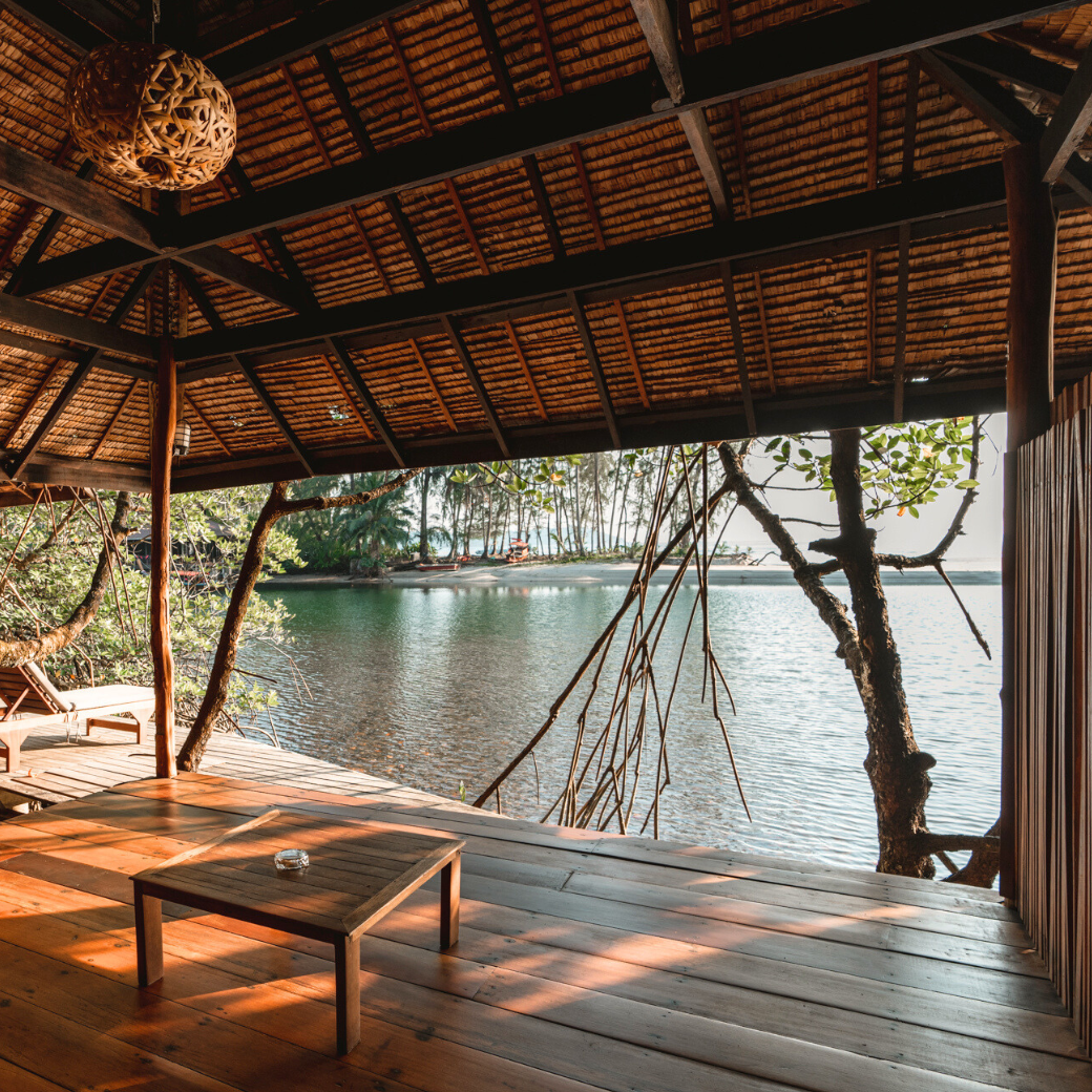 Deluxe Villa l ดีลักซ์ วิลล่า (วิวคลอง) : HALF-Board